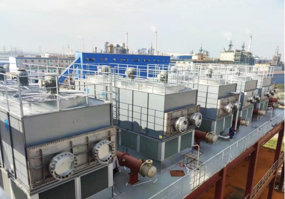 Steam surface condenser of power station or chemical plant Steam surface condenser of power station or chemical plant